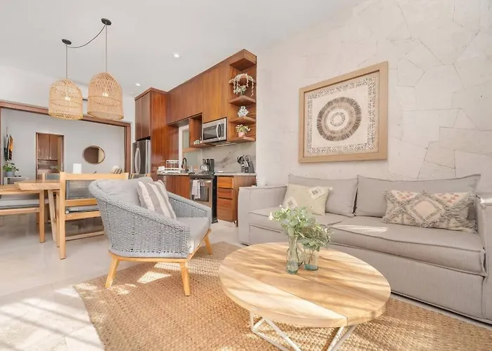 Unique Front With Concierge
